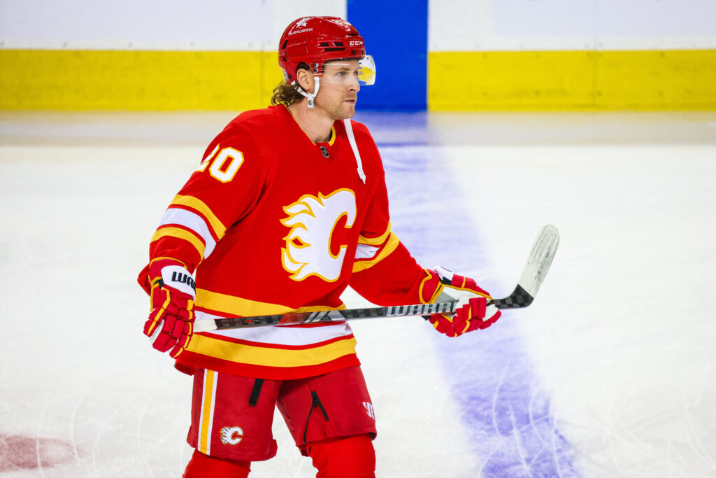 Nick Leddy with a Goal vs. Calgary Flames